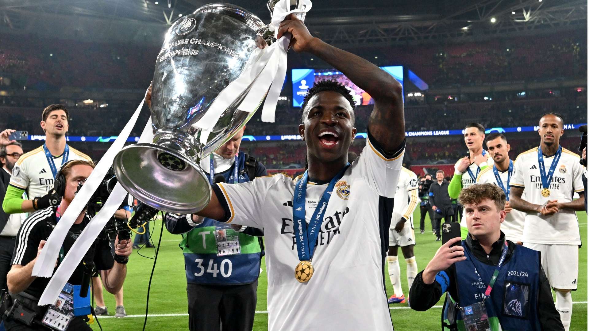 她提前数月 她提前数月